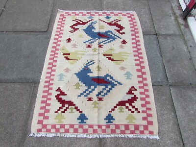 Vintage traditionelle handgefertigte orientalische Wolle weiß kleiner Kilim 134x98 cm Tier