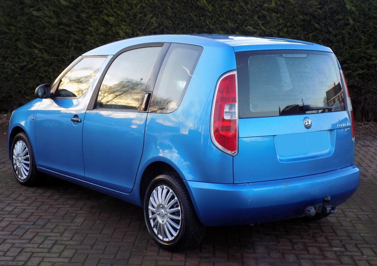 Tappetini tappetini auto velluto per Skoda Roomster 2006-2015 4 pezzi rif. rotondi foto 3