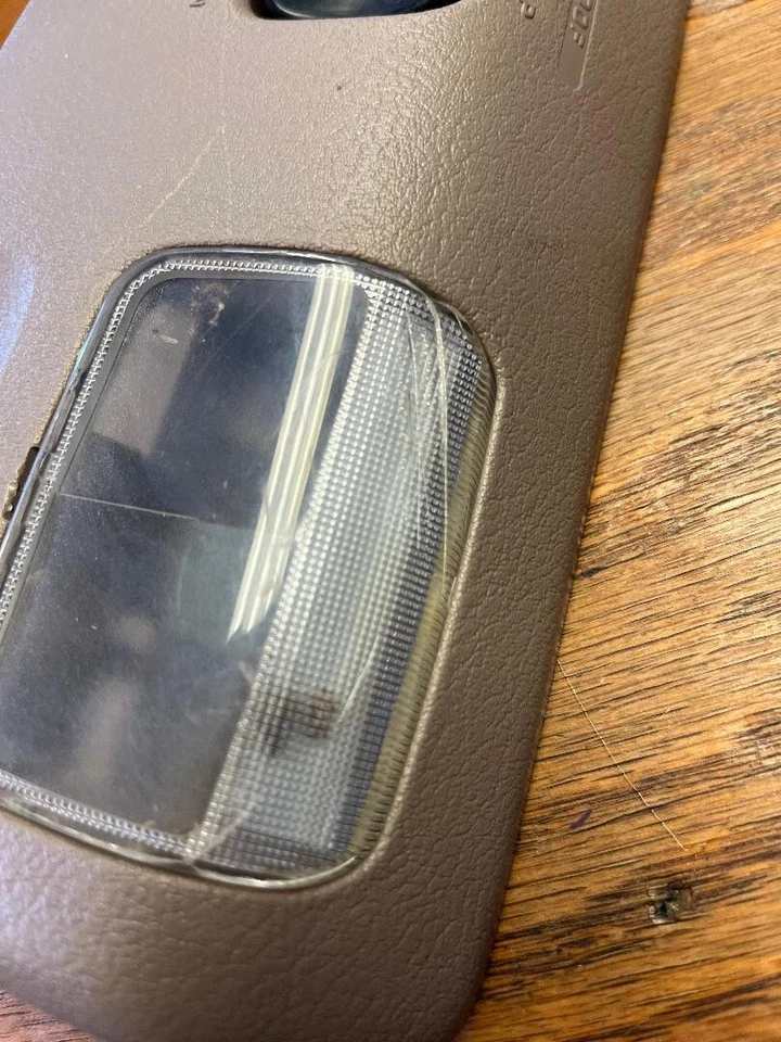 Nissan Altima 1997 conjunto de consola superior OEM bronceado con interruptores de techo corredizo Foto 2 de 2