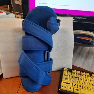 NEW ! Comfy Splints Adult Hand/Wirst Orthosis With Finger Separator Blue Size L