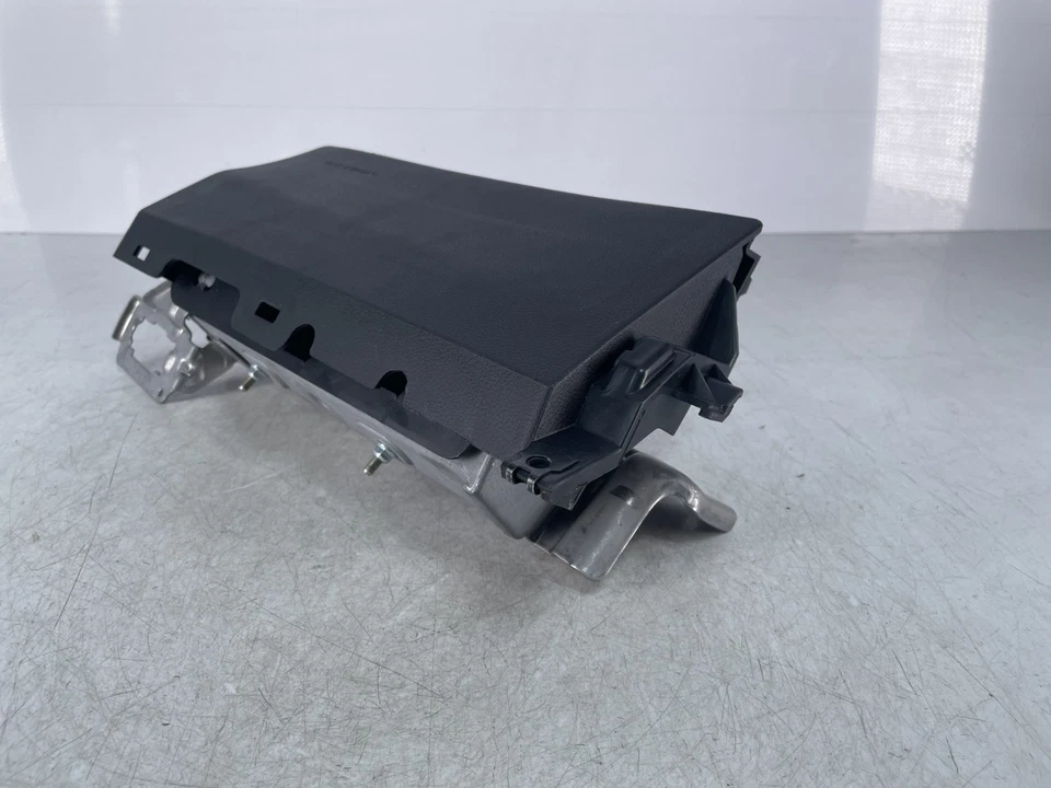 ✅ 20-25 OEM Subaru Outback XT LTD Delantero Izquierdo Conductor Rodilla Airbag 5k Foto 3 de 4