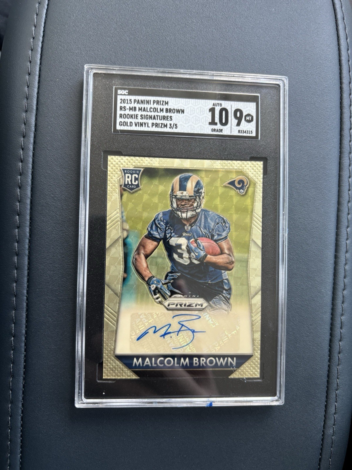 2015 Panini Prizm Malcolm Brown Gold Vinyl Prizm /5 RC Auto Signatures SGC 9