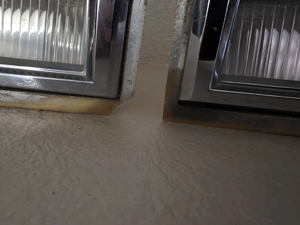 Luz de esquina para guardabarros Ford LTD 79-91 Mercury Grand Marquis usada Foto 4 de 4