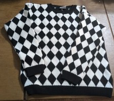 Young VERSACE Unisex Sweater- Vintage- Size 7-8   Black  White Diamond Print-