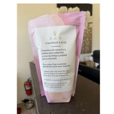 Musee Forever Young Renew Champagne  Rose Bath Salts 24 oz Cruelty Free