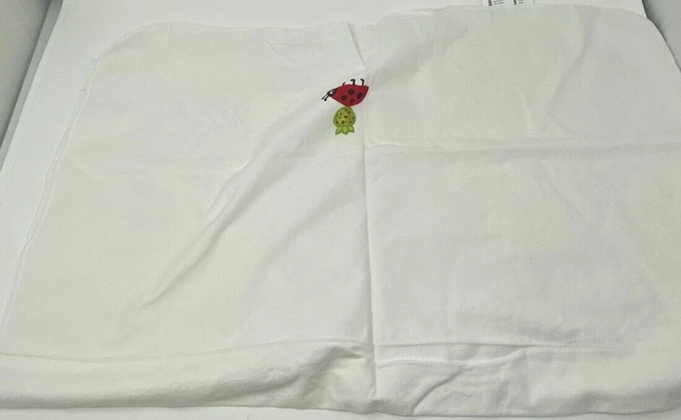 Manta de franela de algodón vegetal Ikea Ladybug blanca Foto 3 de 3