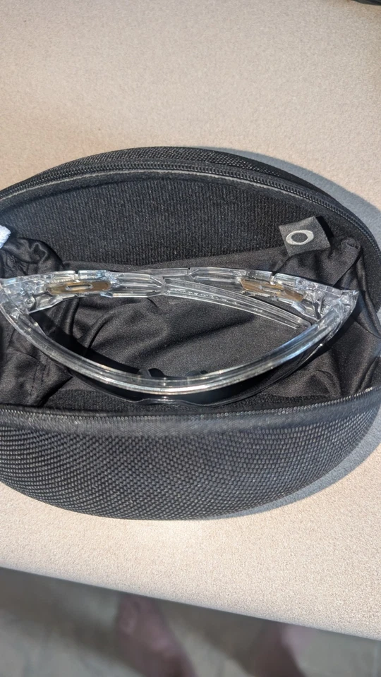 Lentes Oakley Oil Rigs Clear O Matter Blue con bóveda y tela HDO Foto 3 de 4