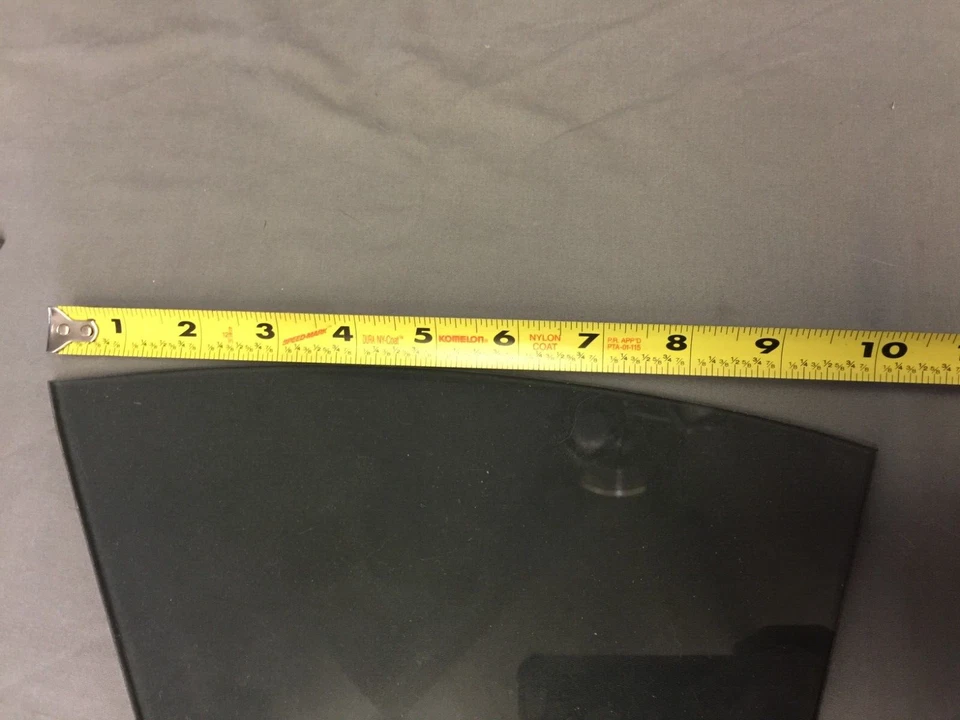 JUEGO DE 2 ESTANTES DE VIDRIO TINTADOS DE FORMA EXTRAÑA REDONDEADOS TRIANGULARES (D) Foto 4 de 4