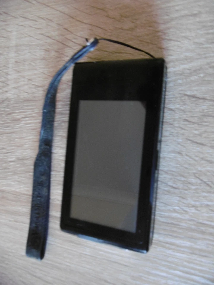 Videocamera JVC Picsio GC-FM2BE & Accessories - Image 3 of 4