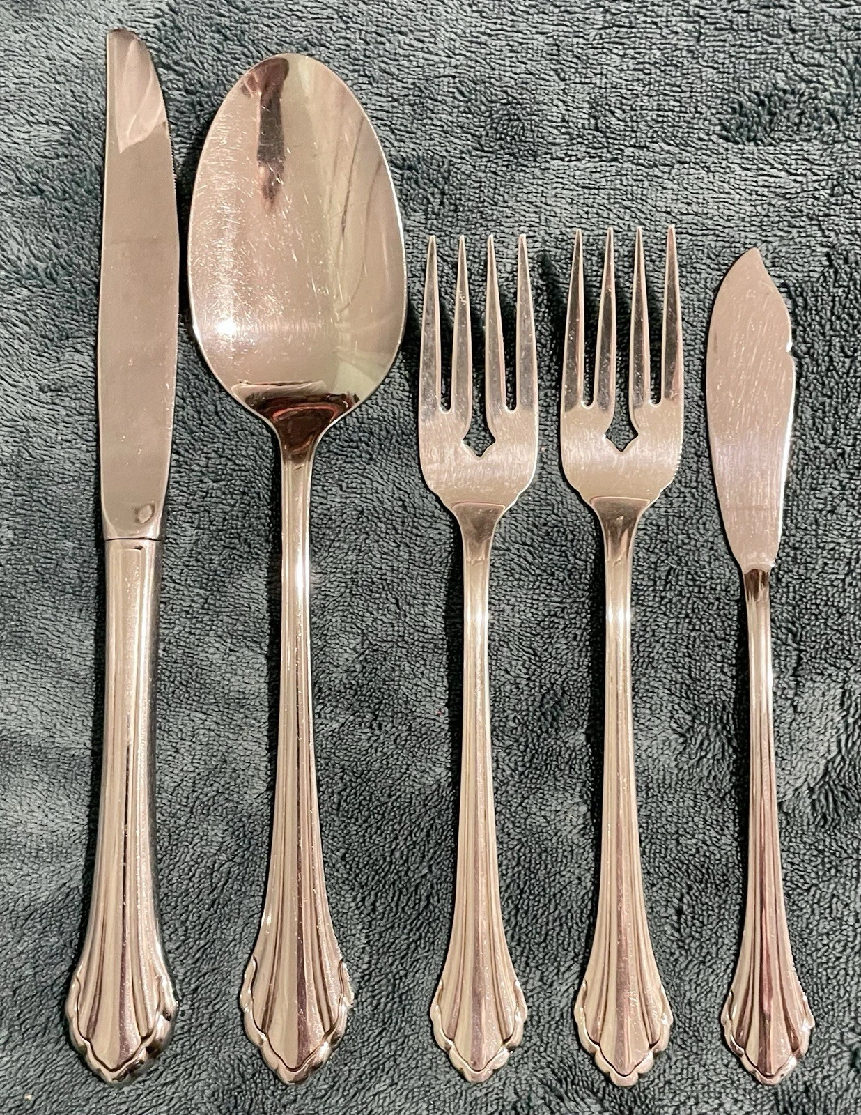 ONEIDA COMMUNITY CLARETTE GLOSSY STAINLESS FLATWARE 5 PIECES!