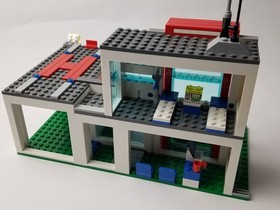 LEGO City 4429 Helicopter Rescue Complete Hospital Ambulance Emergency