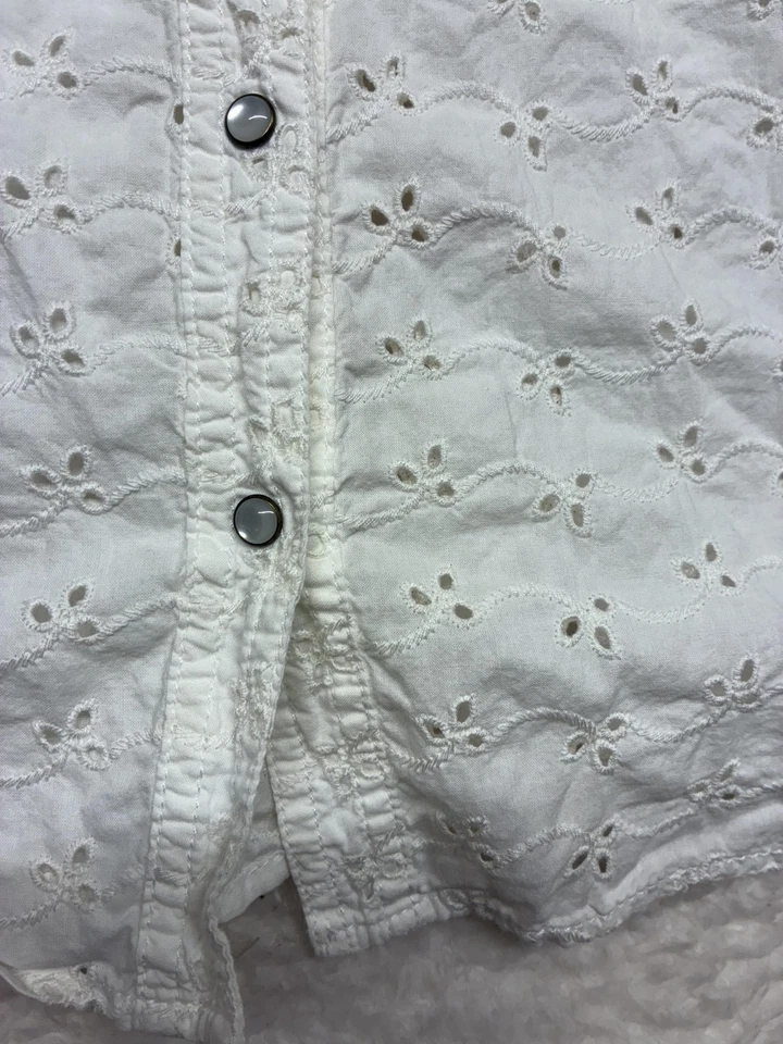 Arizona Jean Co Shirt Womens Medium White Eyelet Lace Western Snap Button Boho - Image 4 of 4