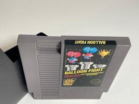 Balloon Fight Nintendo NES 5 Screw Variant w Dust cover VG