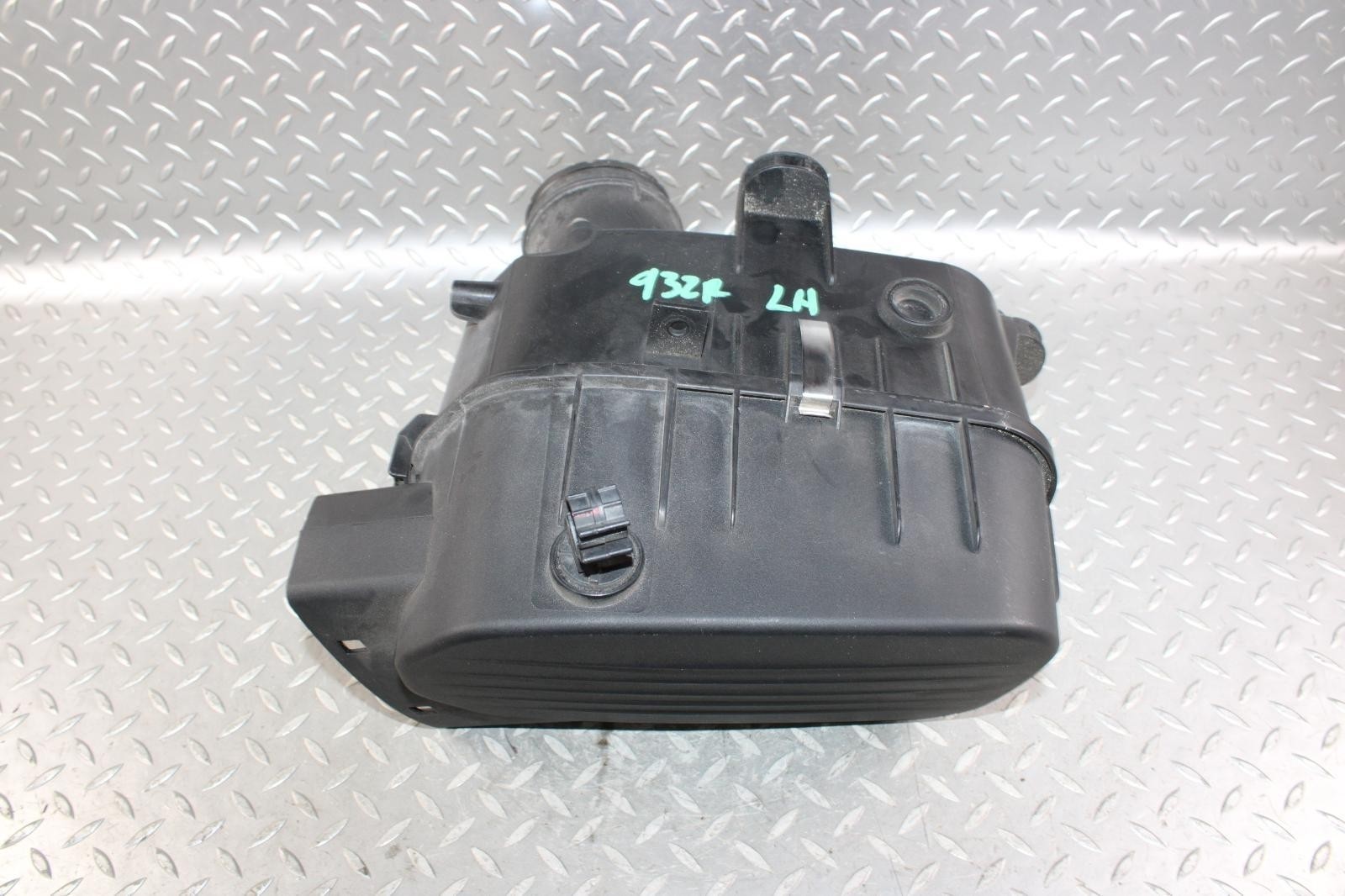 14-17 GHIBLI 3.0L Driver LH Engine Air Intake Filter Cleaner Box OEM Factory OE