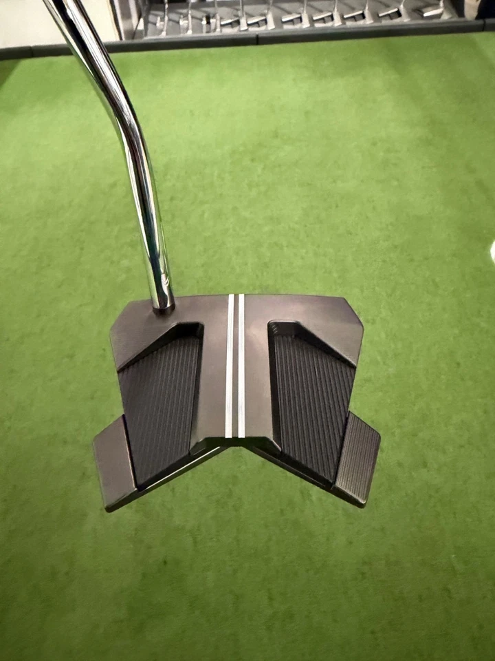 SCOTTY CAMERON 2025 PHANTOM BLACK LIMITED 11 PUTTER 34 INCH-FREE SHIPPING** - Image 2 of 4