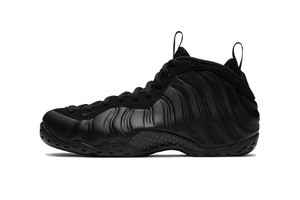 nike foamposite preto