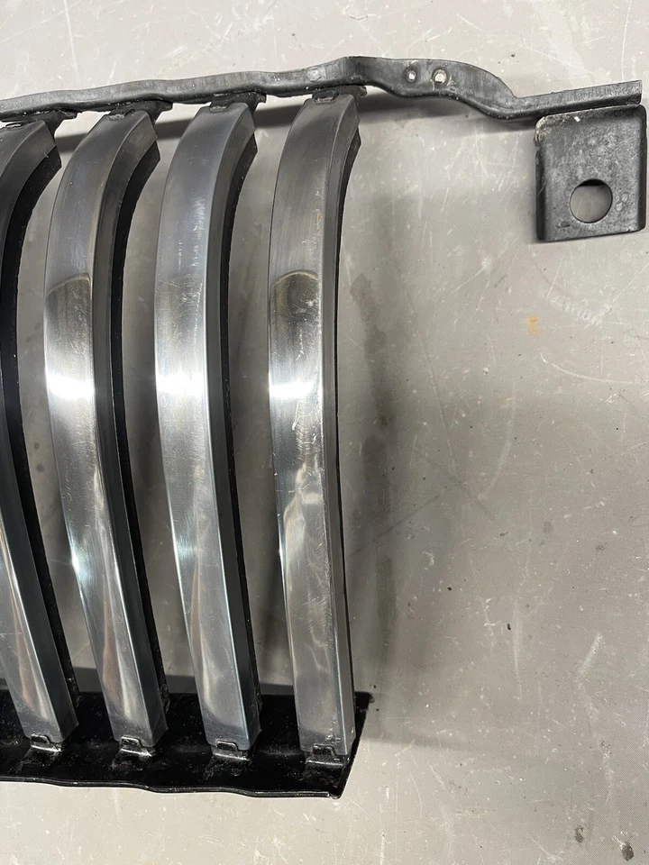 Buick Special Century Roadmaster Super Riviera 1951 1952 parrilla nuevo en stock Foto 2 de 4