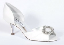 Nina "Crystah-LS" Women White Evening Pump New 6.5M