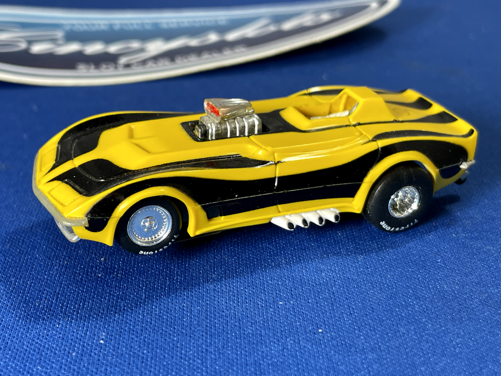 AURORA AFX Yellow A/P Corvette Funny Custom Wheels HO Slot Car-image