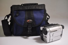 Sony CCD-TRV138 Hi-8 Camcorder w/Soft case- T...