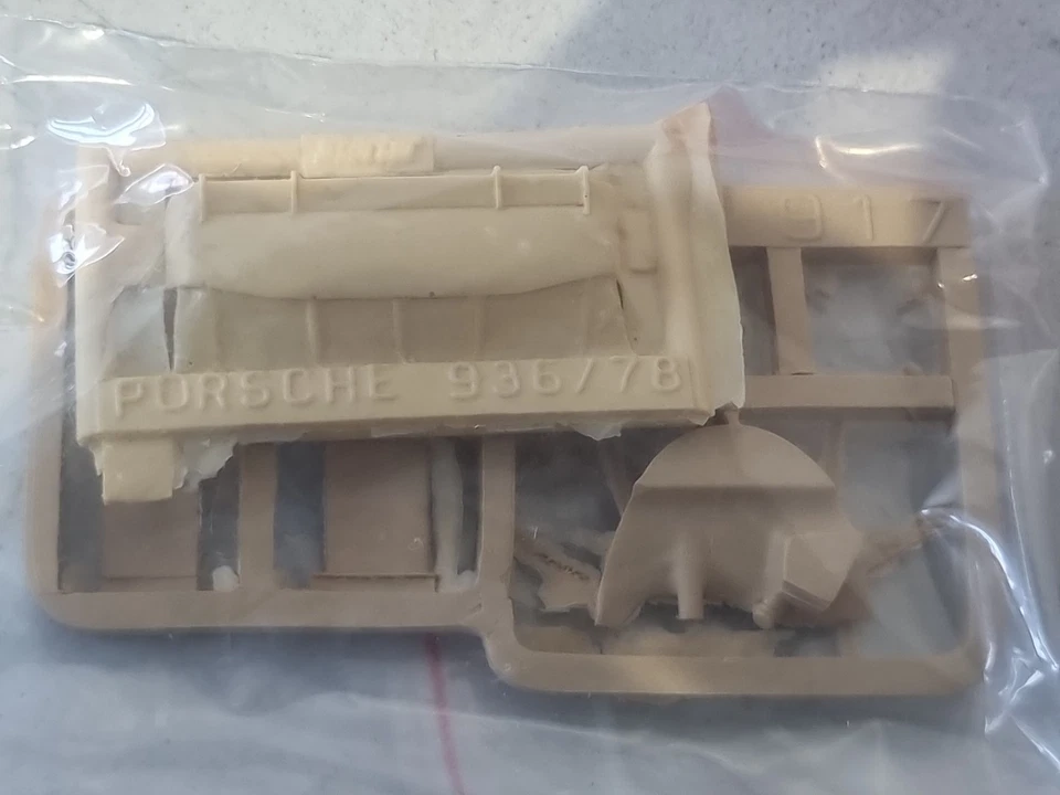 Стартовый комплект в сборе Porsche 936 No.4 Martini 1st Le Mans 1977 модель в коробке - Изображение 3 из 4