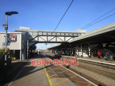 PHOTO  GRANTHAM RAILWAY STATION LOOKING NORTH FROM THE PRINCIPAL NORTHBOUND PLAT