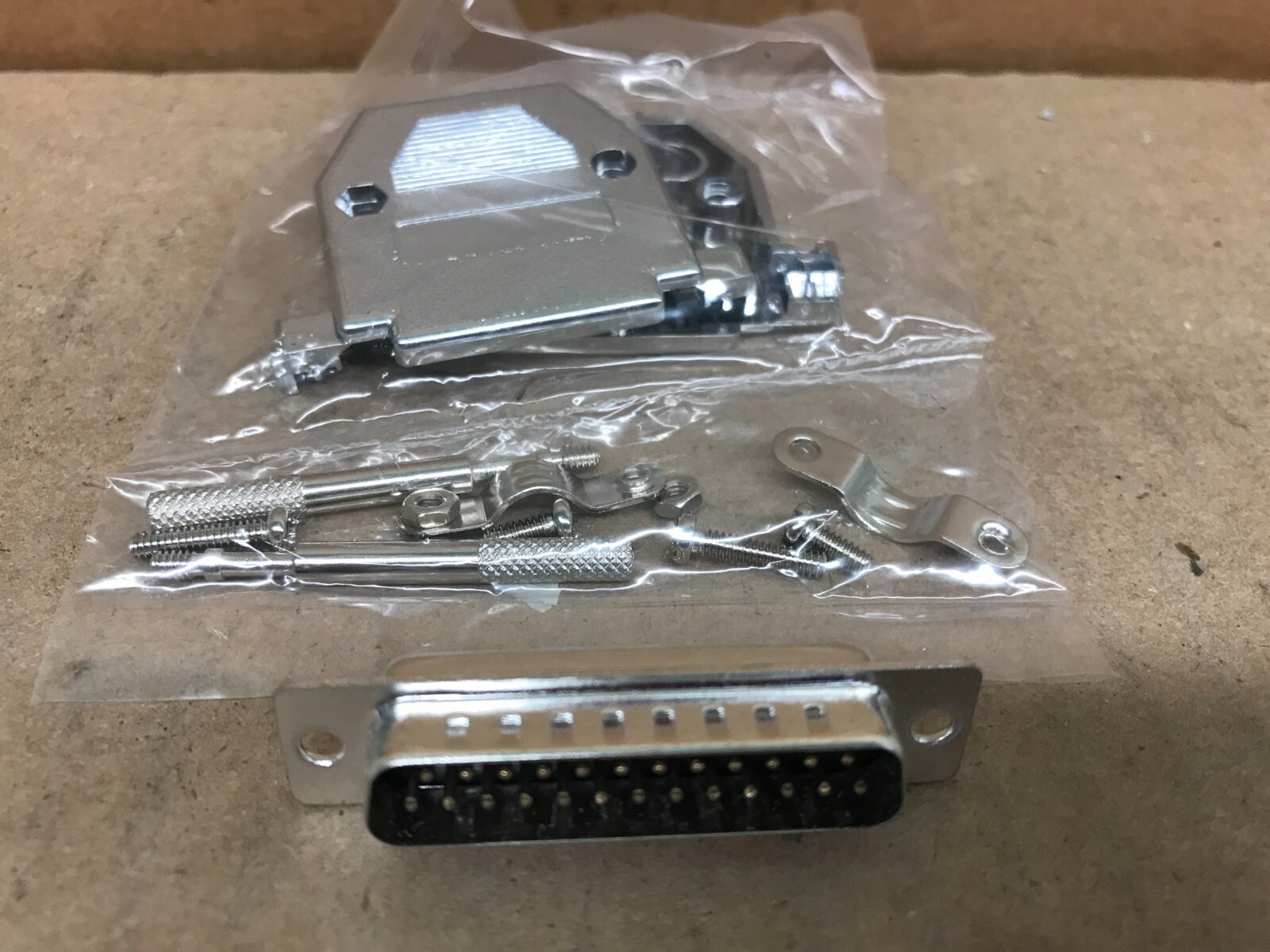 DB25 DSUB 25Pin Male Solder Cup Serial Connector+ Metalized Plastic