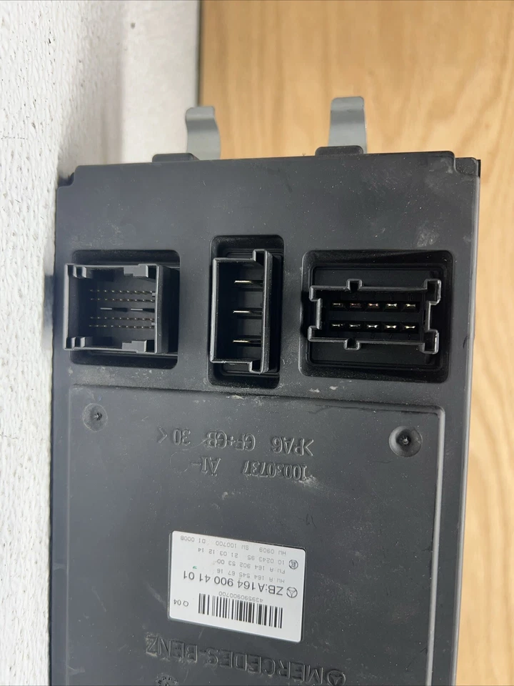 Front Signal Acquisition Module SAM Control Unit 1649004101 A1649004101 US stock - Image 3 of 4