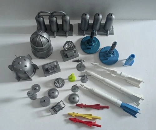 MARX Cape Canaveral Playset Parts with Assorted MARX astronauts