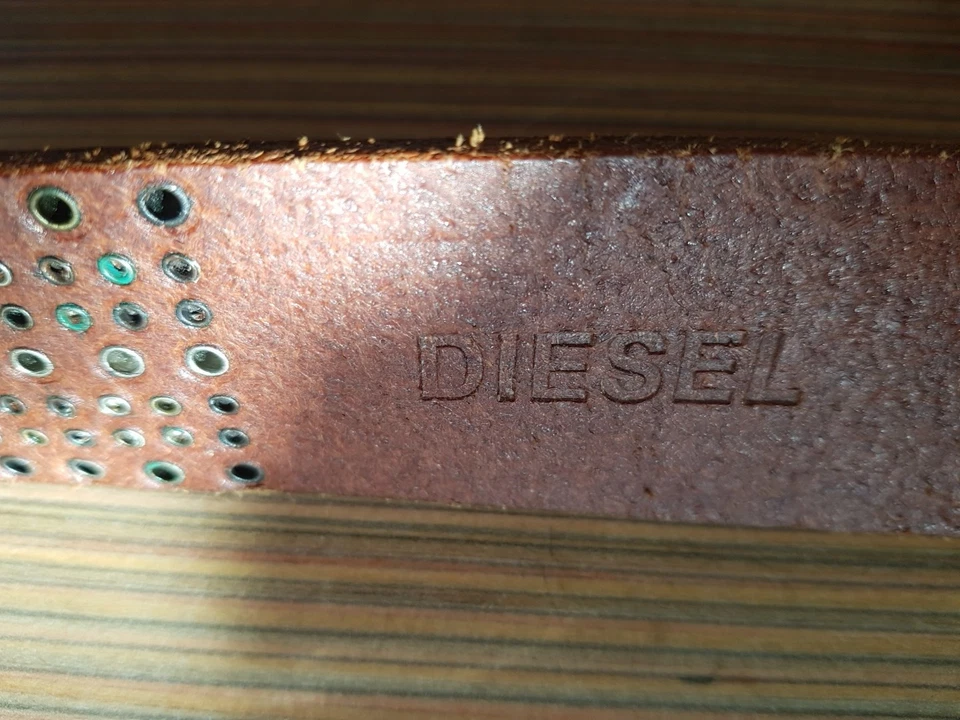 DIESEL Gürtel Damen Echtleder mit Metallösen 105cm Gesamtlänge - Bild 3 von 4