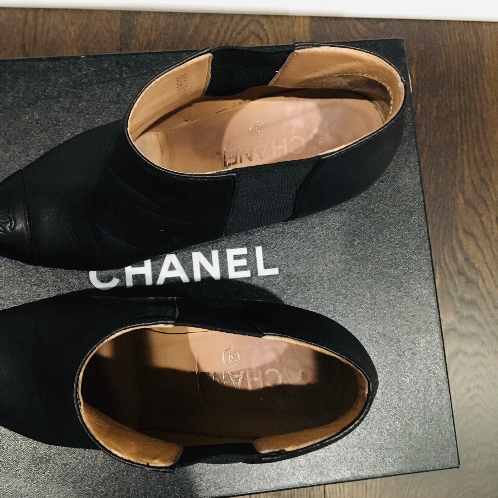 Chanel short boots size 39.5 black with silver - Gem