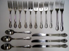 17 Pieces Oneida 1881 Roger Stainless Arbor Rose Dinner Dessert Fork Spoon Knife