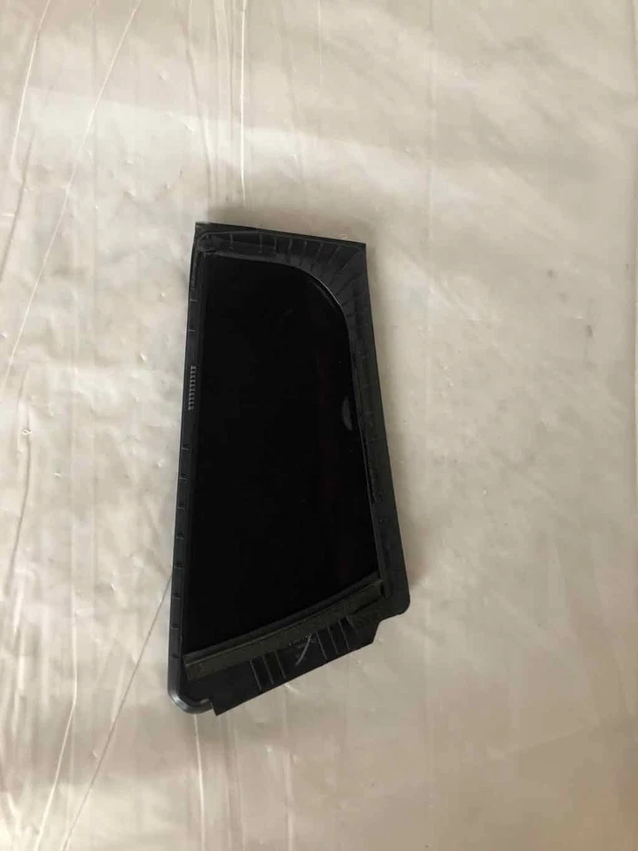 Nissan Leaf 2011-2012 hatchback ventilación trasera ventana de vidrio lado derecho del pasajero Foto 4 de 4