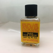 Fläschchen KODAK Film Cement - etwa 50 Jahre alt