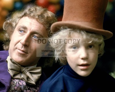 GENE WILDER ''WILLY WONKA & THE CHOCOLATE FACTORY''  8X10 PUBLICITY PHOTO (ZY-283)
