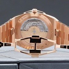 Vacheron Overseas 2025 41.5mm 18k Rose Gold Champagne Dial Bracelet 4300V 9