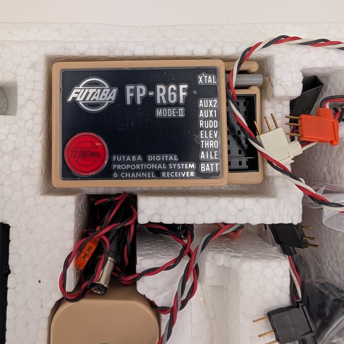 New Vintage Futaba FP-T2L RC Radio System 72.080MHz FP-R6F 3x FP