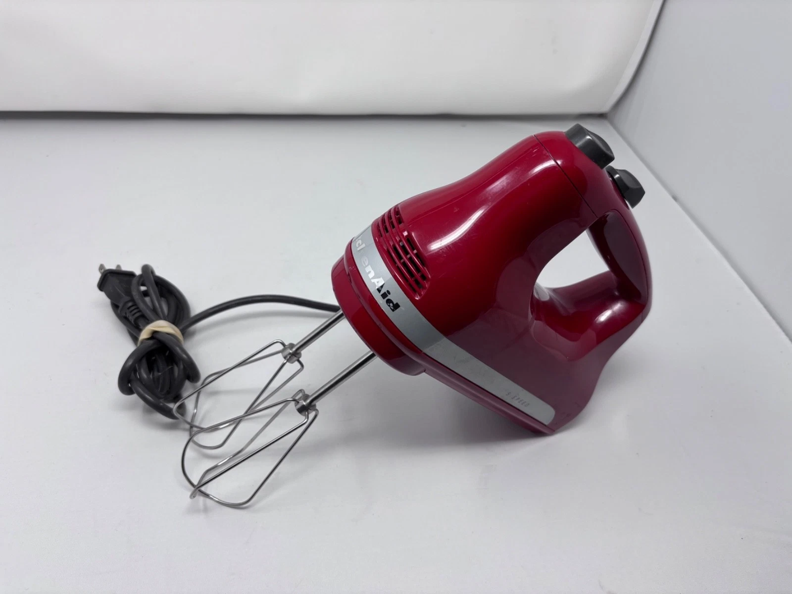 KitchenAid Hand Mixer Ultra Power 5 Speed W/ BEATERS WHISK RED
Opens in a new window or tab