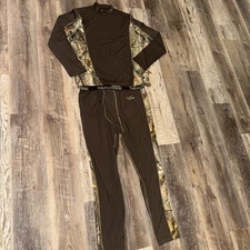Realtree Base Layer Camo Set Long Johns XL 40/42 bottoms, XL 46-48Top Hunting