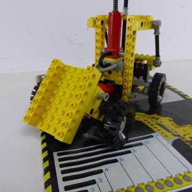 Lego 8040 Technic 1984 Universal Building Set Pneumatic incl Instructions VGC