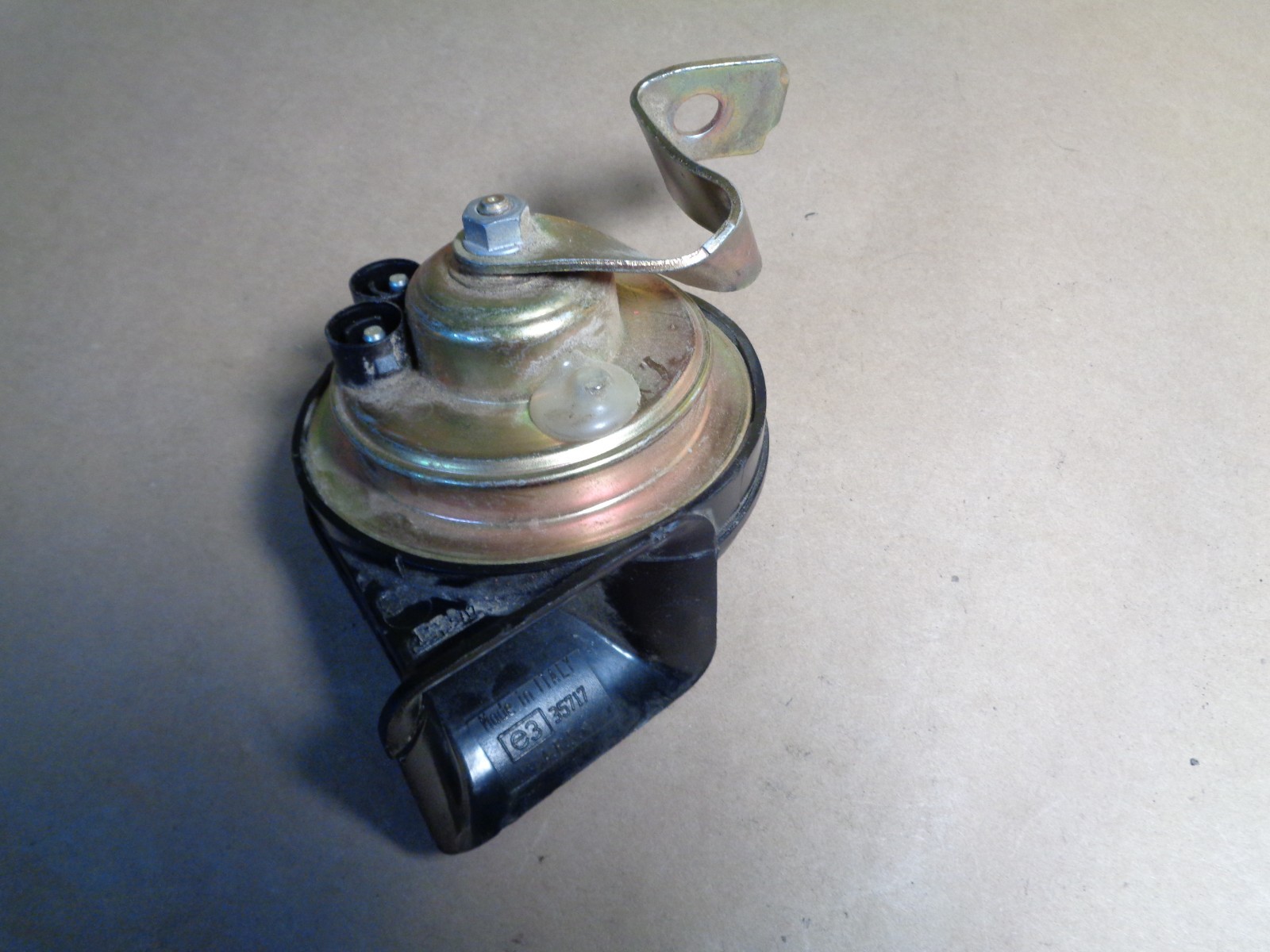 Maserati 4200 OEM Used Low Tone Horn # 193125