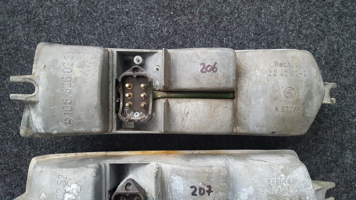 Metall Oldtimer Mercedes W108 Rückleuchte Lampenträger 1088260251  