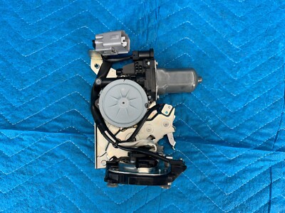 Lexus LX570 Rear Gate Lock Latch Driver's Side w/Pwr Liftgate 2008