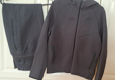 NIKE TECH FLEECE Kinder XL dunkelgrau Trainingsanzug Oberteil + Hose NEU Jungen Teens dick