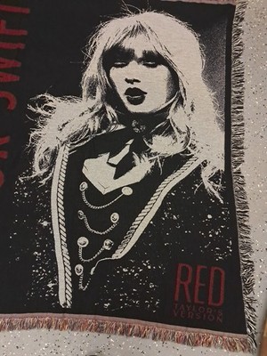 Taylor Swift Red Taylor's Version Tapestry Throw Blanket VERY RARE