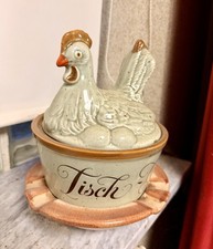 Keramik Aufbewahrungsgef&auml;&szlig; &bdquo;Tisch-Gl&uuml;ck&ldquo; mit Huhn-Deckel Griff beige/braun