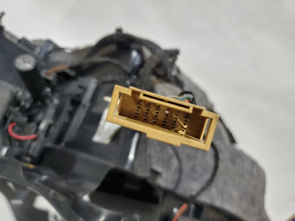 2013 Audi A5 OEM Glove Box Assembly 8k1880302c - Image 3 of 4