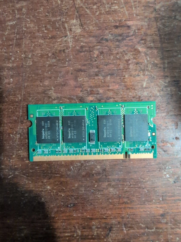 Hynix 512 MB 2Rx16 PC2-3200S-333-12 DDR2 RAM sin probar Foto 2 de 2