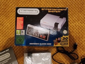 Nintendo NES Classic Mini Console with 850+ Games & Extra Controller