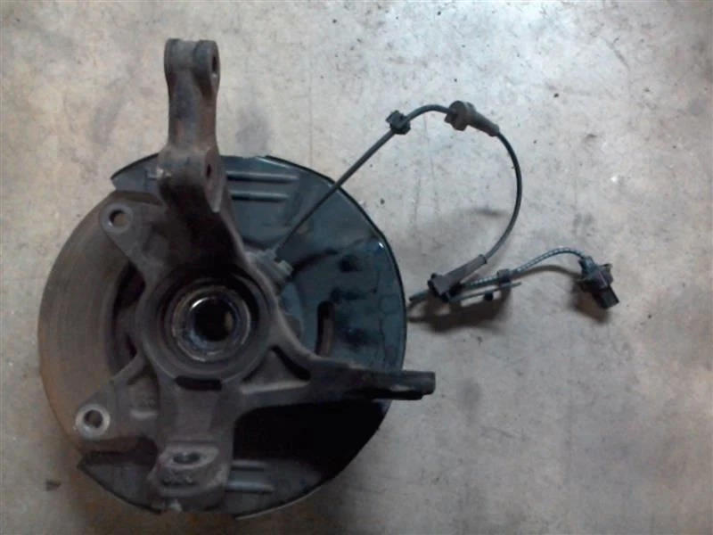 2011-2014 Honda Insight front passenger right spindle knuckle 11 12 13 14 used - Image 2 of 4
